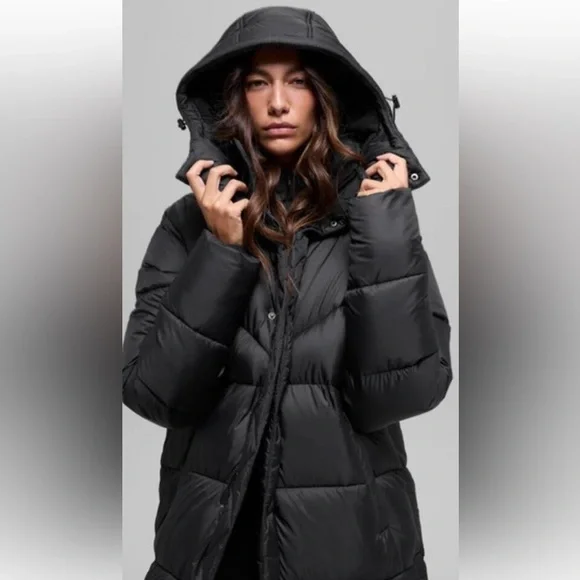NWT Women's Alo Gold Rush Trench Black Puffer Coat - Picture 1 of 14